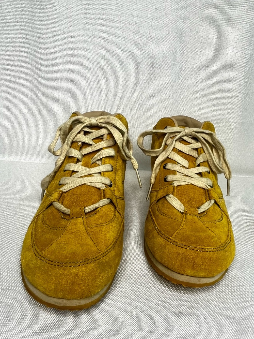 💛 NWOT Aerosoles Sport Yellow Suede Retro Sneakers Women’s 7.5M
